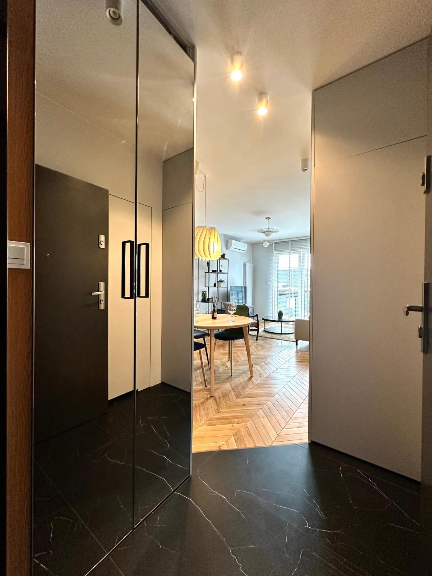 Mieszczanska 25 Apartment - Self Check-In 20H - Parking & Lift فروتسواف المظهر الخارجي الصورة